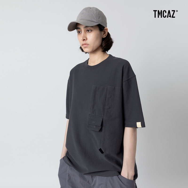 TMCAZ炭灰色不对称多口袋户外T恤