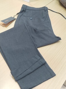 手感爽滑.易打理 组织紧密 TRANDS休闲裤 .采用超细羊毛混纺