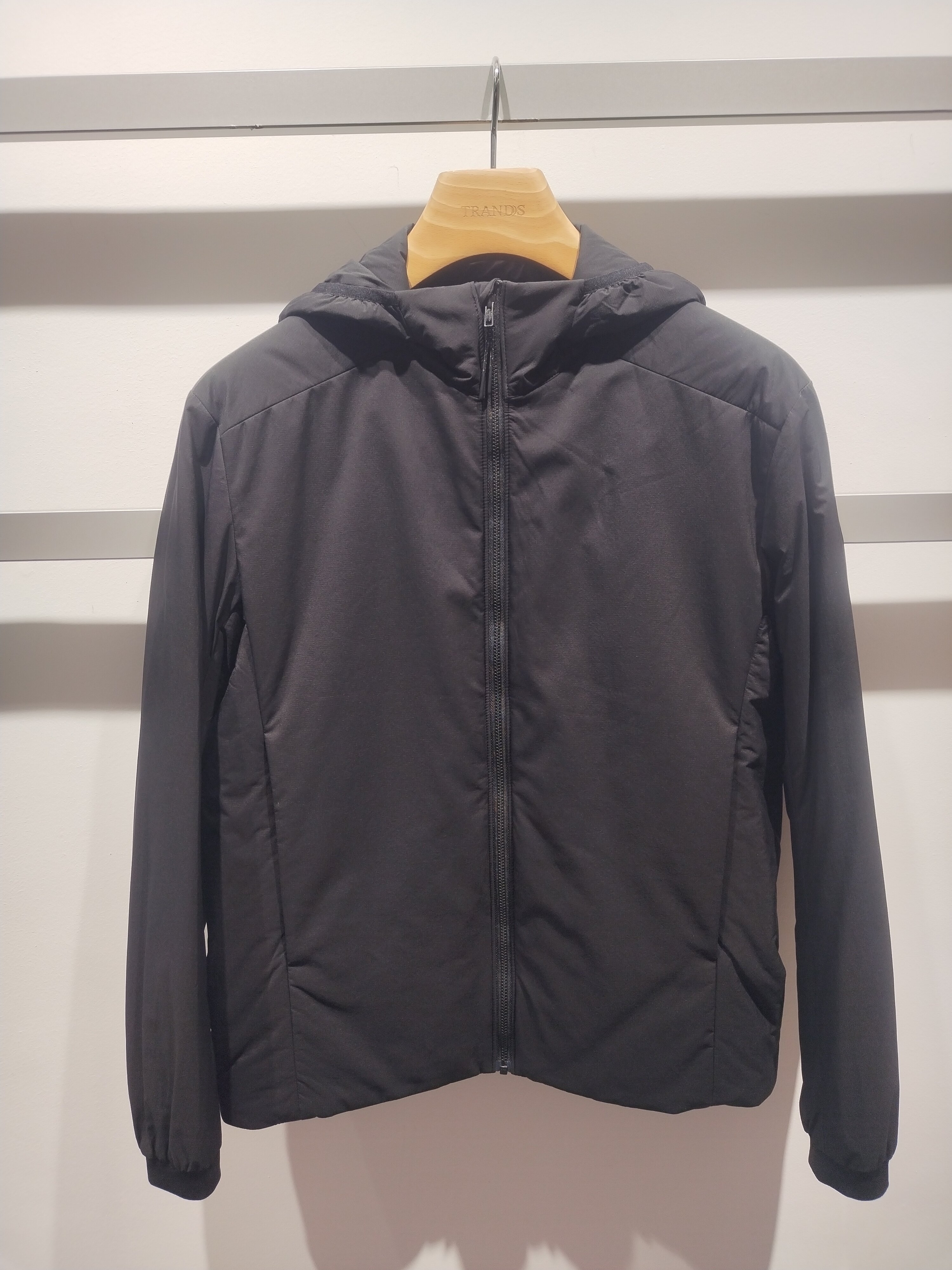 TRANDS薄棉服。高强耐磨。日常穿着不易勾丝磨损，面料质地细腻图片