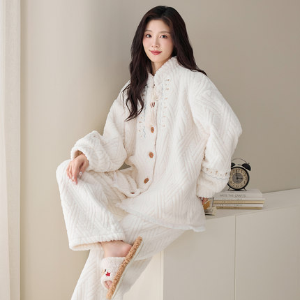 女士睡衣2025冬季新款珊瑚绒简约时尚保暖加厚可外穿家居服套装