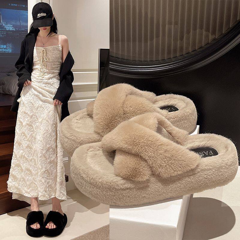网红拖鞋女外穿2025秋季新款法式仙女风配裙子平底凉拖沙滩一字拖