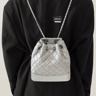 链条休闲小背包 小香风菱格双肩包包女2026新款 小瑞靓包 伦敦行人