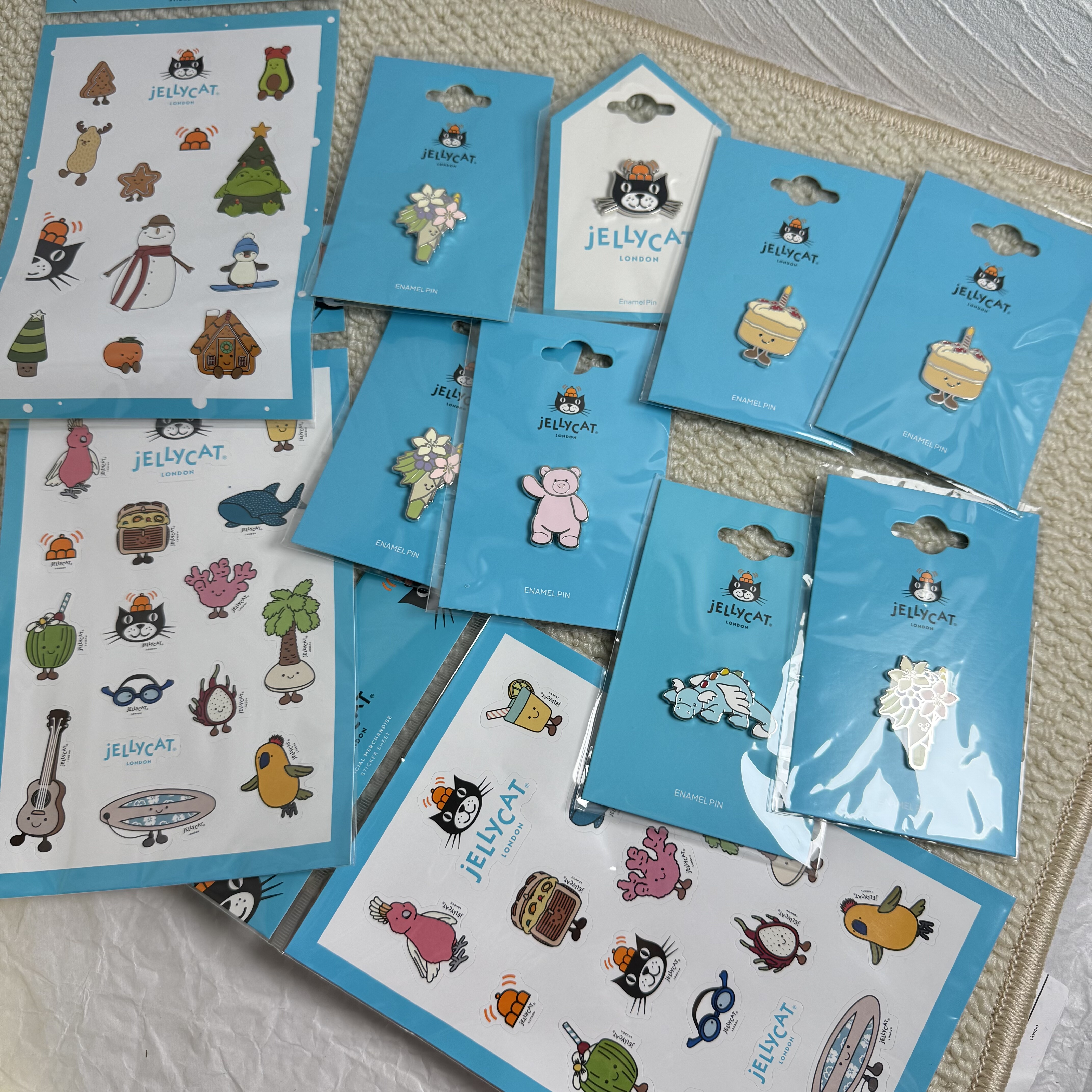 正品现货！Jellycat周边徽章贴纸卡包蛋糕天空龙徽章手捧花徽章,玩具/童车/益智/积木/模型,毛绒/玩偶/公仔/布艺类玩具,淘宝优惠券,粉丝福利购,淘宝优惠卷