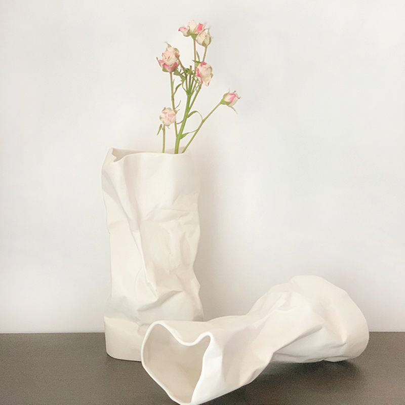 纸袋花瓶不规则褶皱陶瓷白色花瓶