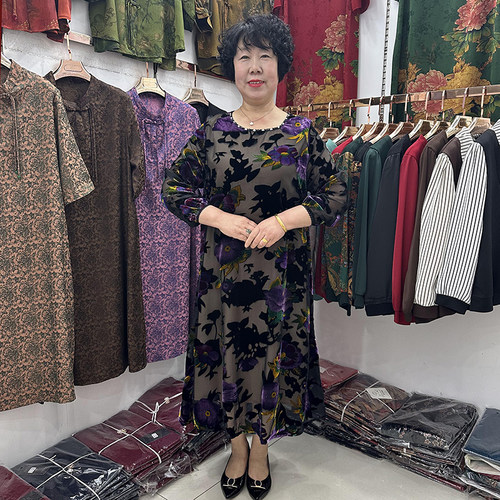 加肥连衣裙女2024春秋桑蚕丝烧花