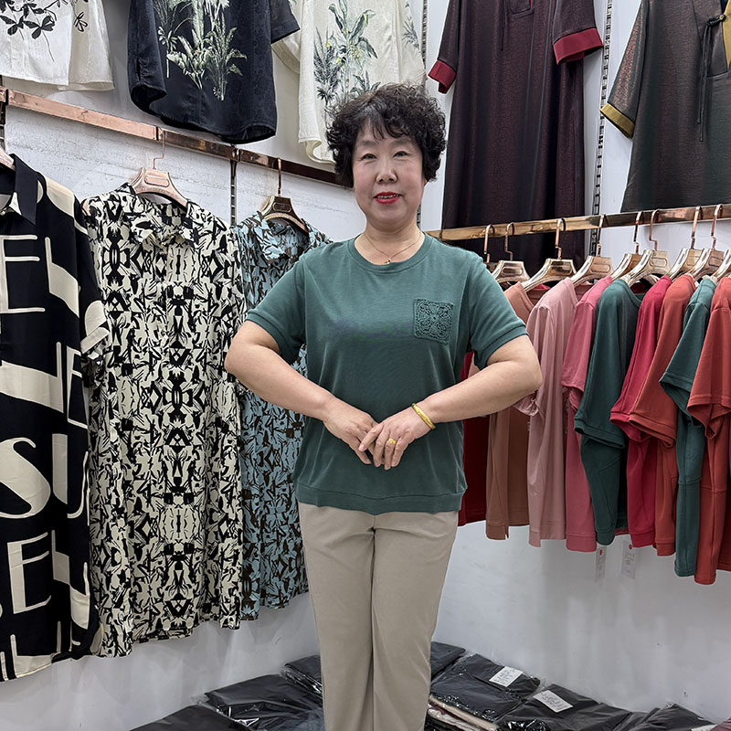 中年妈妈夏季新款圆领莫代尔短袖t恤衫50多岁奶奶纯色透气体恤衫