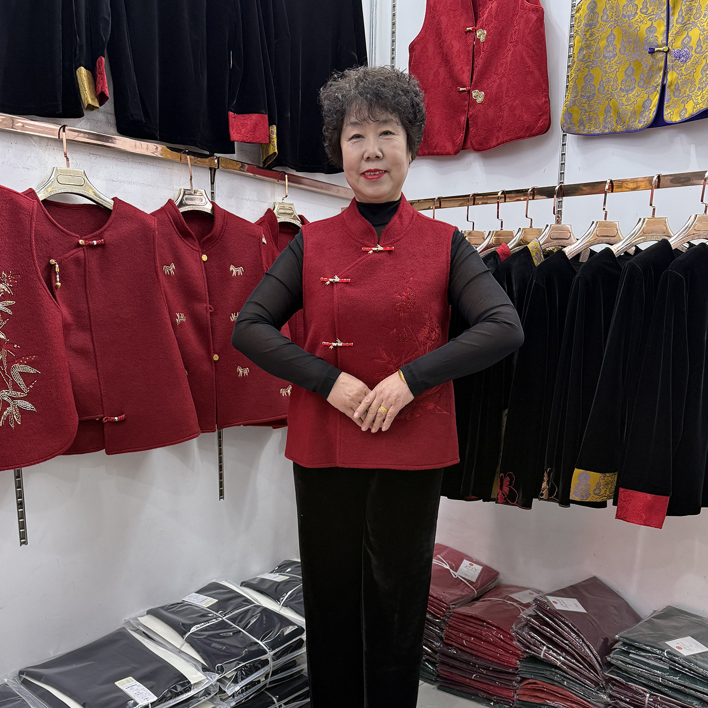 【年货】中老年新中式国风红色毛呢马甲外套妈妈刺绣唐装喜庆背心,女装/女士精品,中老年女装,淘宝优惠券,粉丝福利购,淘宝优惠卷