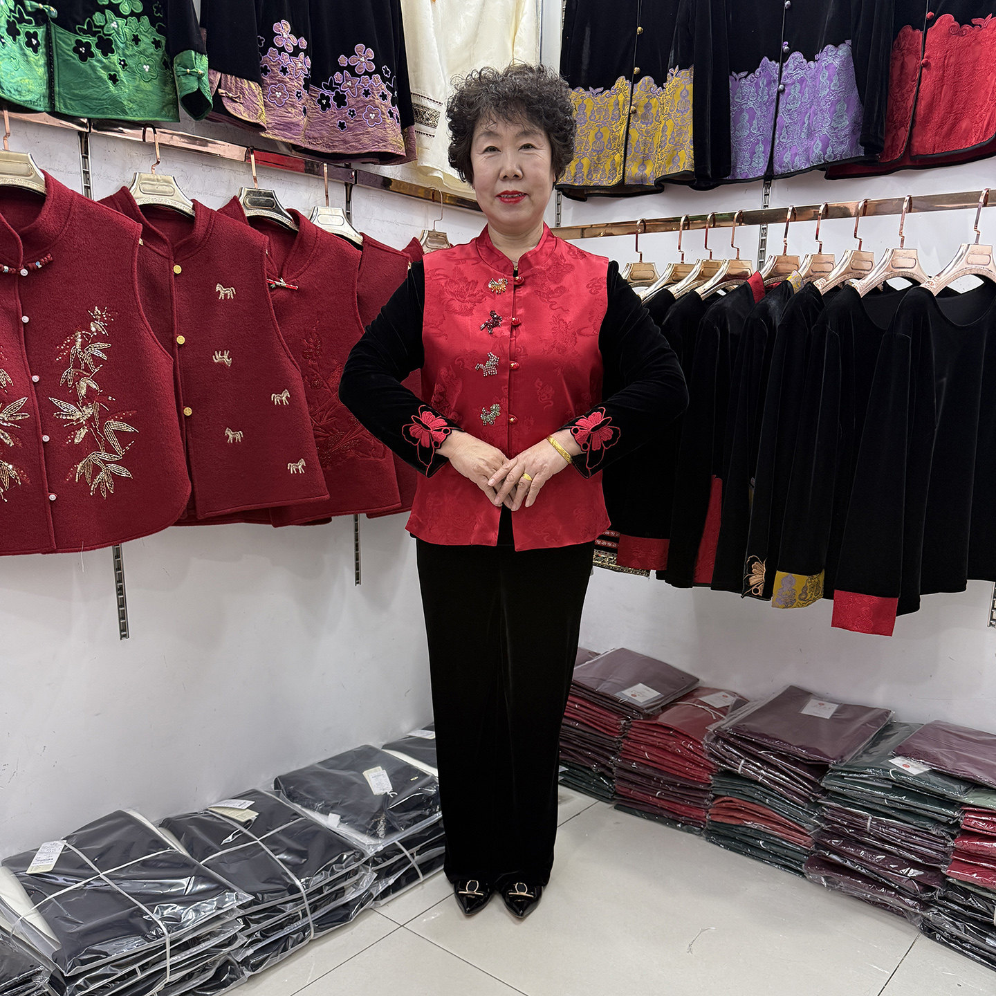 【年货】妈妈新中式缎面提花马甲外套2026本命年红色洋气时尚套装