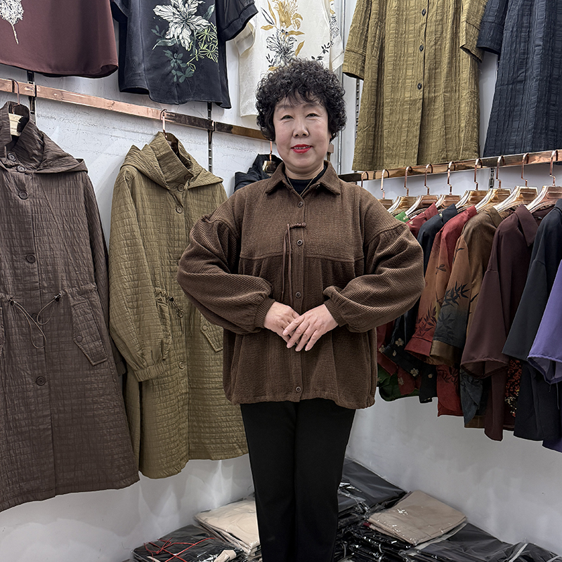 特大体春款翻领条绒休闲外套女大版宽松妈妈遮肚开衫200斤风衣新