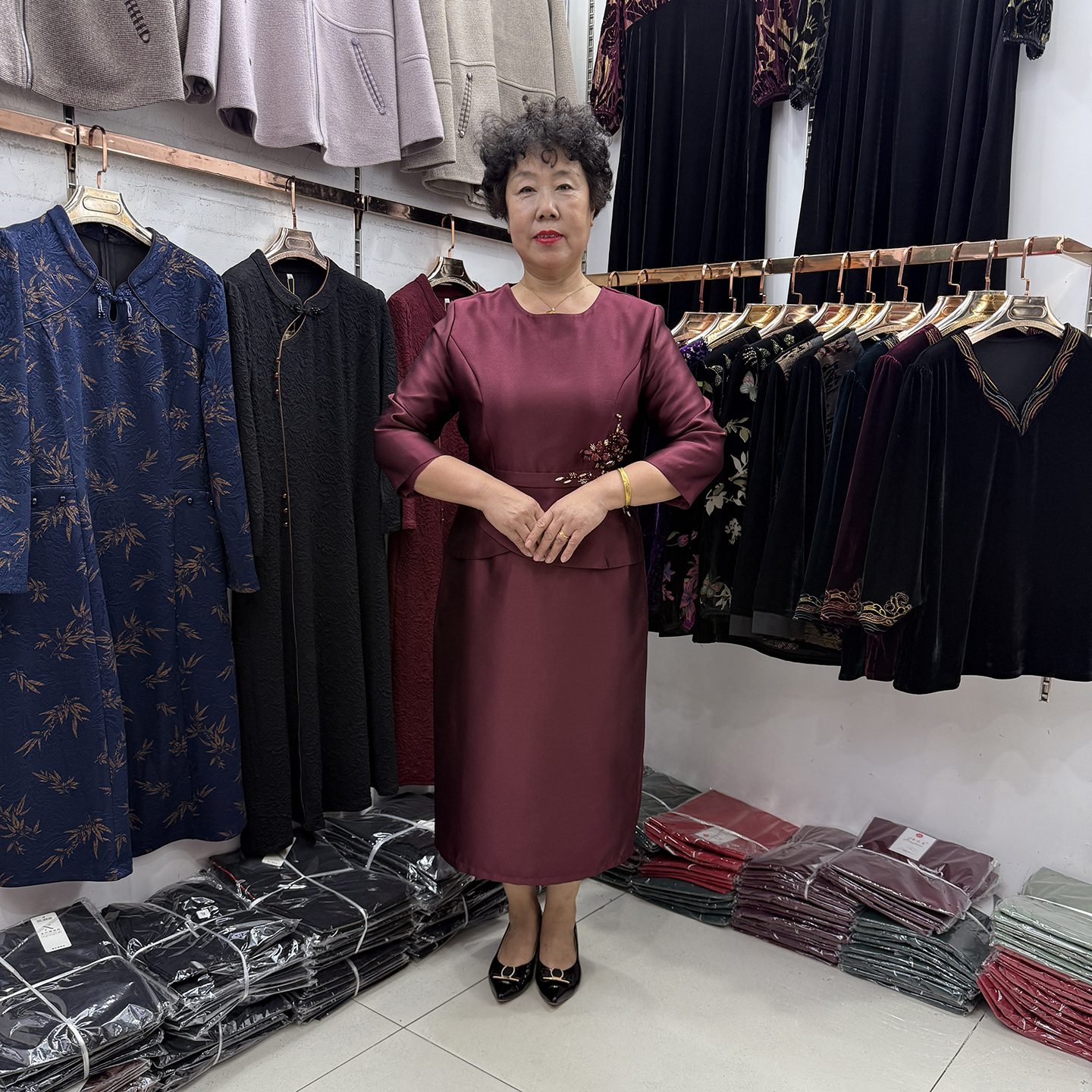 【喜婆婆】2025新款秋冬圆领红色婚宴妈妈连衣裙高端礼服平时可穿