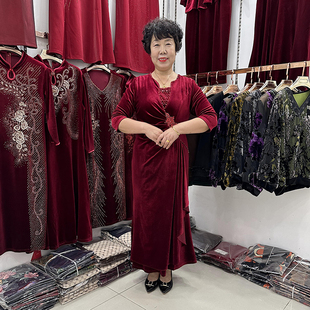 婚礼妈妈装丝绒秋冬旗袍洋气婚宴连衣裙年轻丈母娘遮肚子高贵礼服