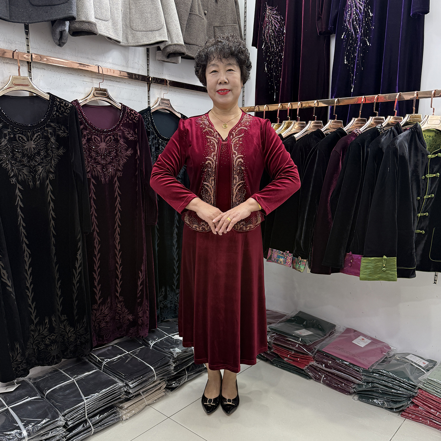 【喜婆婆】秋冬新款丝绒婚宴两件套礼服裙子50岁喜庆红色妈妈套装