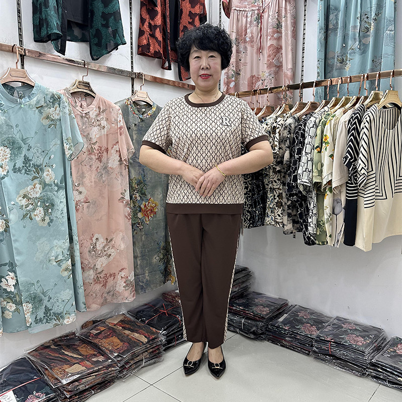 中年妈妈休闲运动套装女夏格子显瘦舒服老年人两件套奶奶装短袖