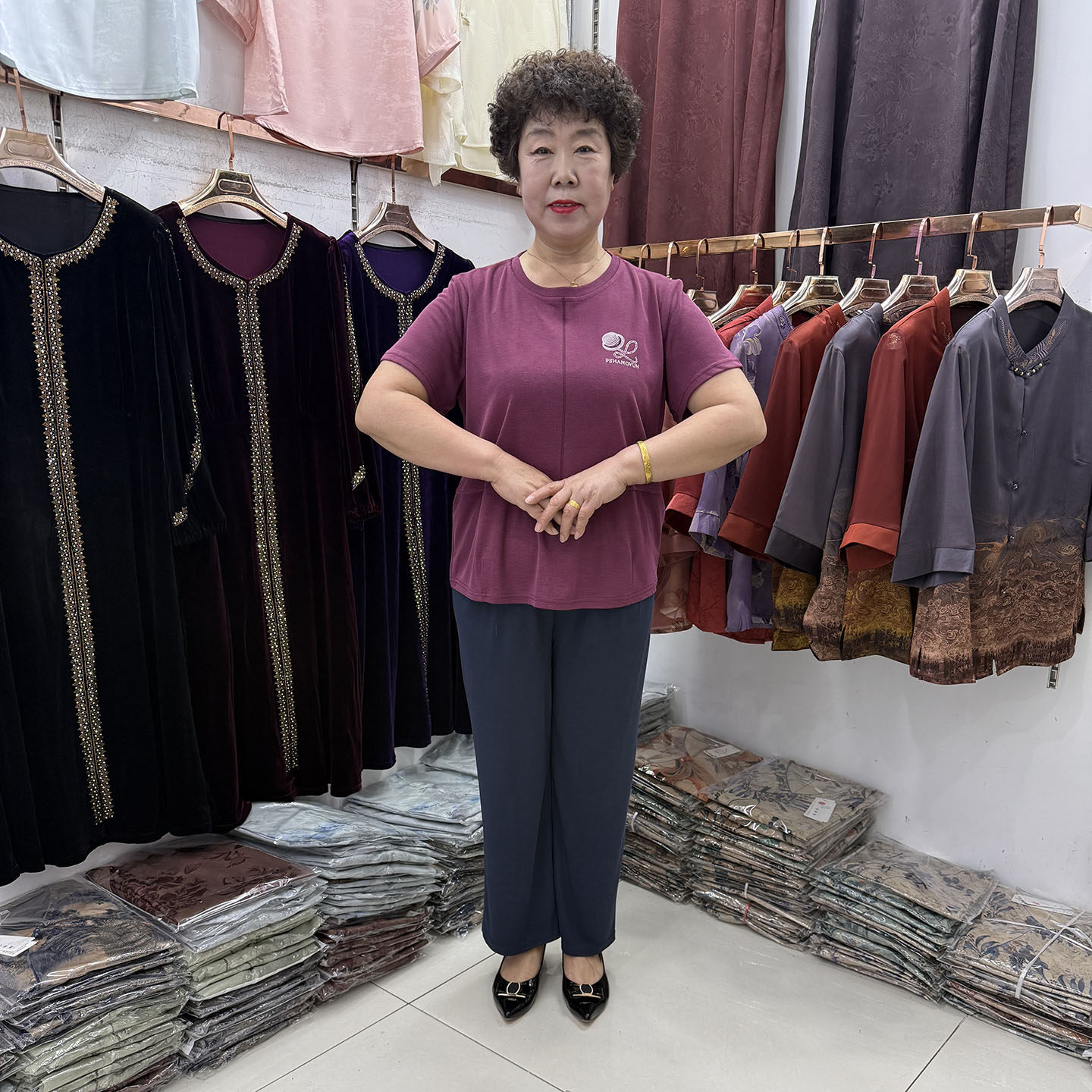 母亲节 妈妈夏装铜氨丝套装短袖中老年宽松刺绣休闲运动装两件套
