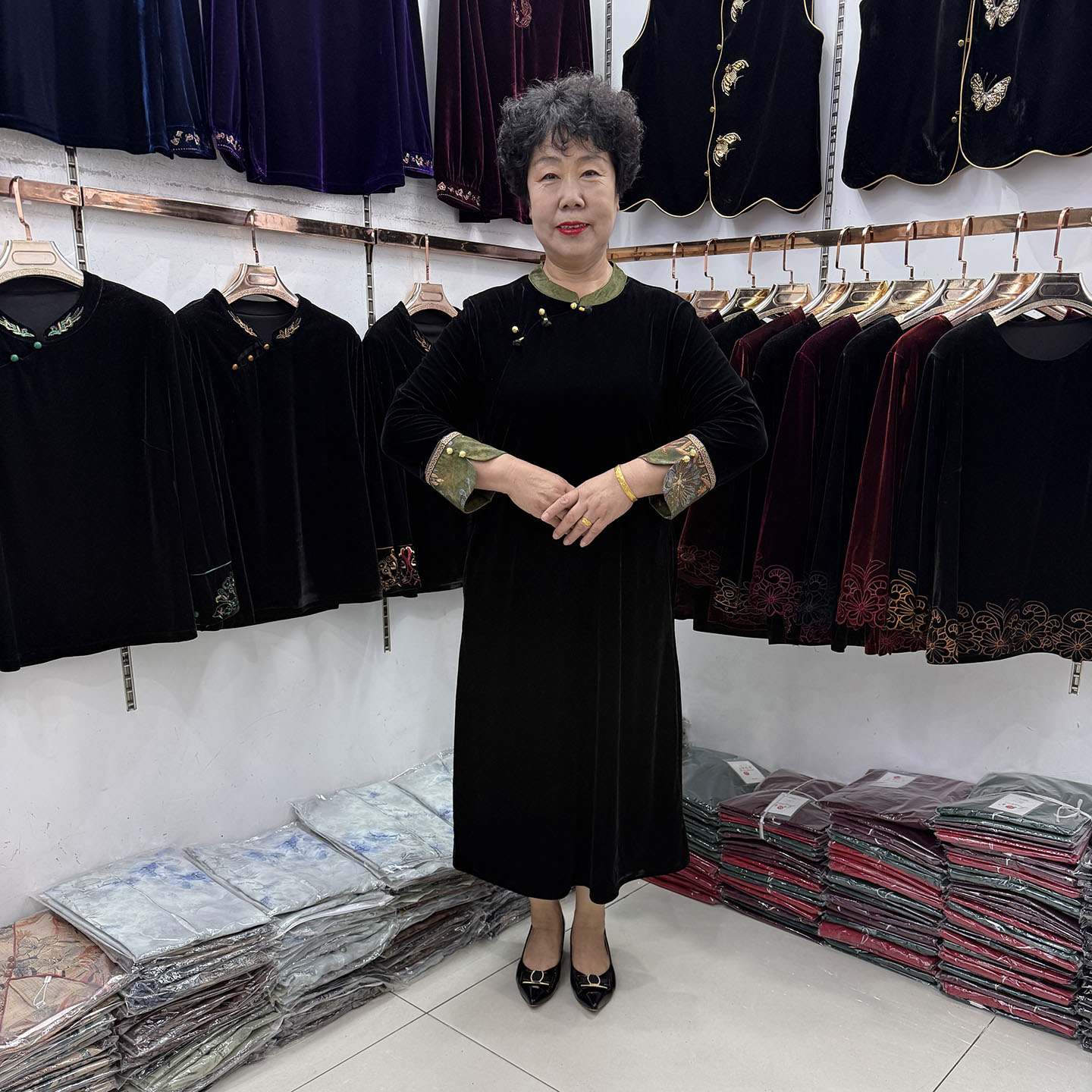 中老年新中式改良旗袍丝绒连衣裙2026秋季新款拼接妈妈长袖连衣裙图片