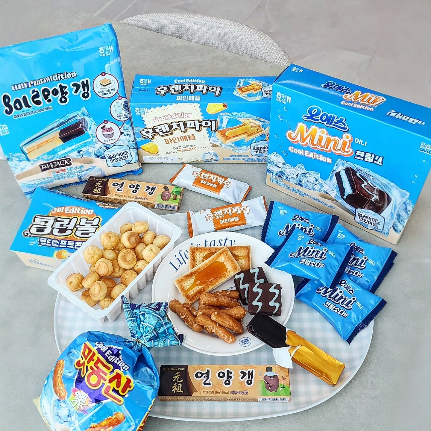 韩国进口海太限定奶油苏打夹心巧克力派蛋糕菠萝酱千层酥饼干零食
