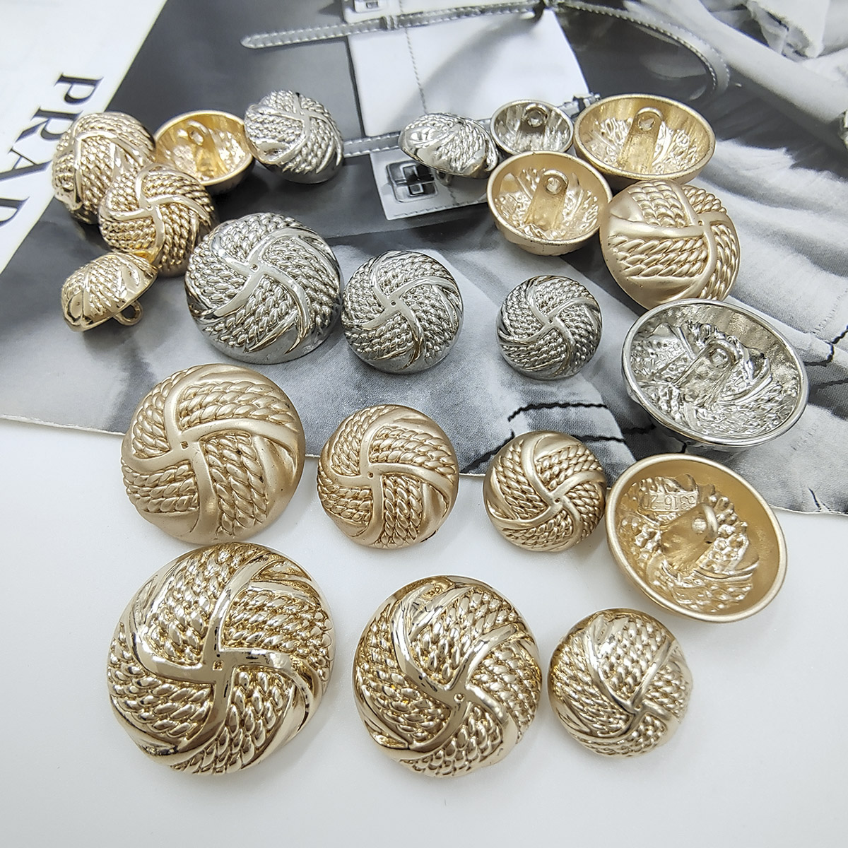 金属高档花朵圆形外套纽扣西装扣