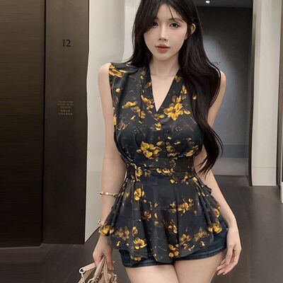 复古印花V领无袖露肩别致独特衬衫女夏季绑带收腰显瘦荷叶边上衣