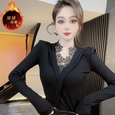 黑色V领蕾丝拼接长袖T恤女2025秋冬新款气质修身显瘦内搭打底衫潮