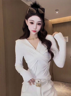 春季法式V领交叉修身长袖T恤女