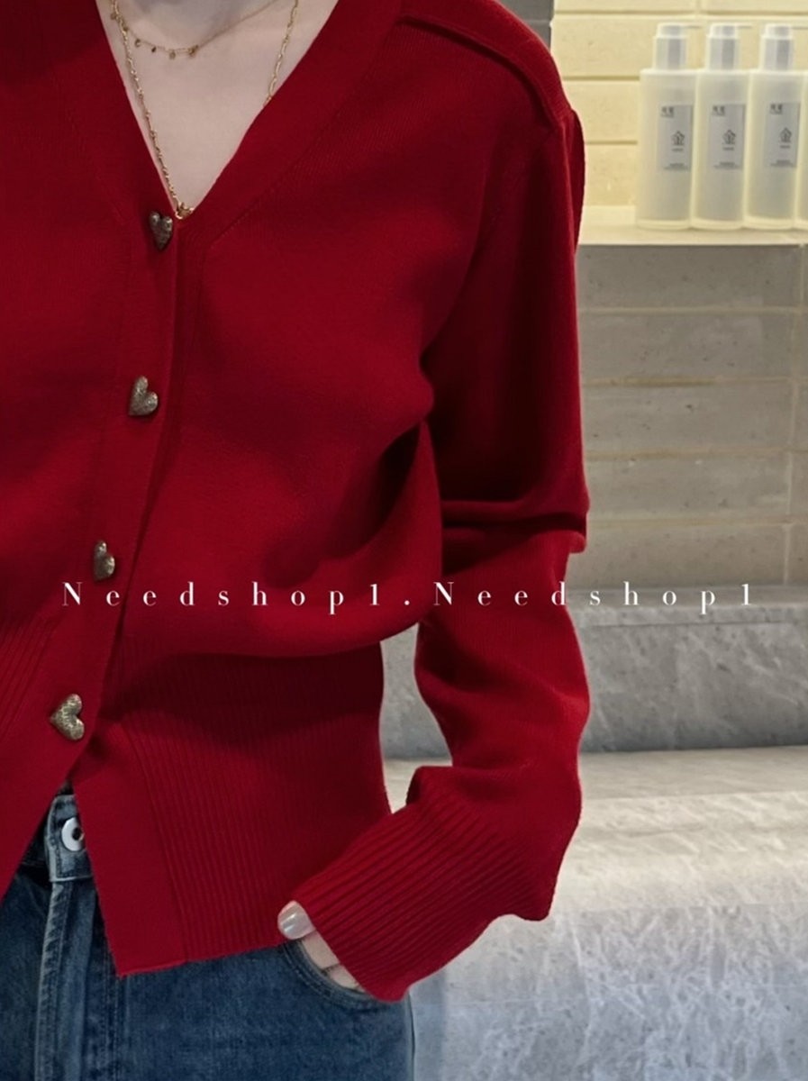 法式复古爱心扣红色v领毛衣开衫针织外套女秋冬内搭打底羊毛衫女