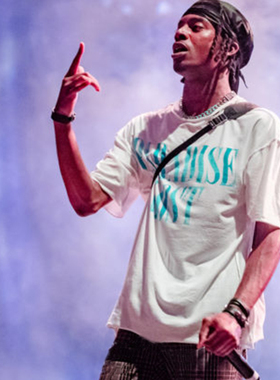 Playboi Carti performs franchement on T恤 潮 街头说唱 tee