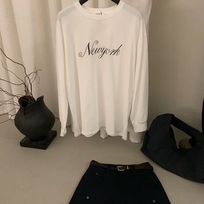 春白字母印花宽松长袖T恤女