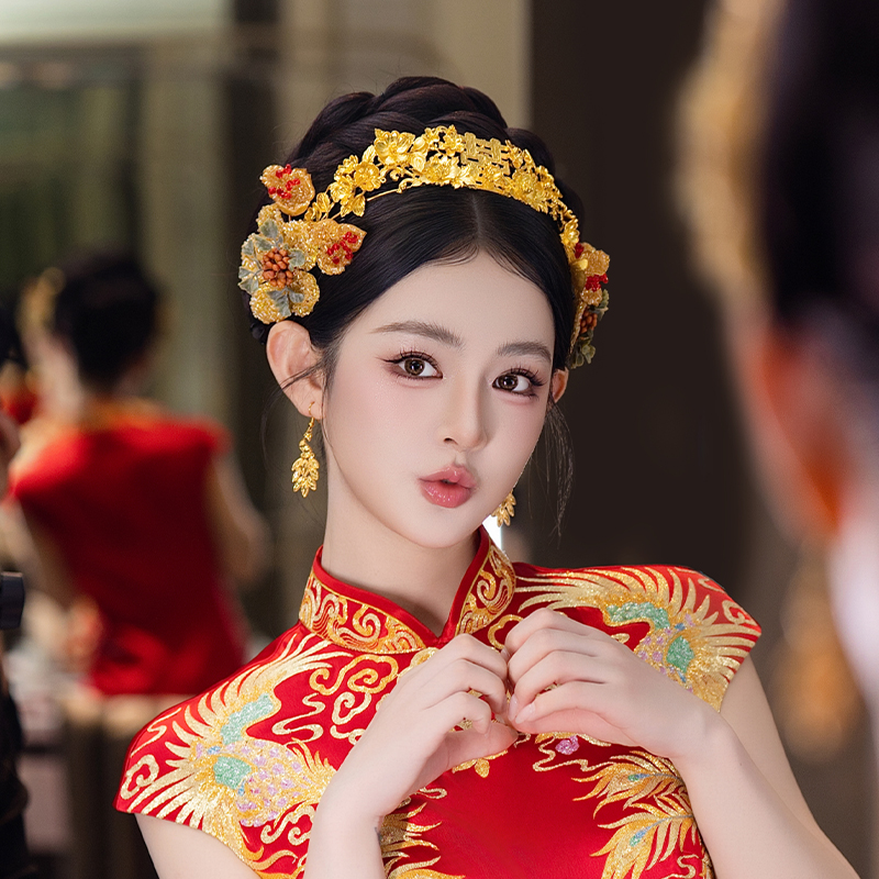 新娘中式婚礼龙凤褂金色手工花朵结婚订婚喜字凤冠秀禾服礼服发饰
