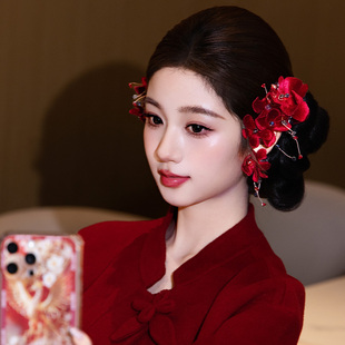 新款新中式新娘发饰高级简单大气红色花朵新婚回门敬酒服造型配饰