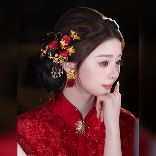 复古新中式新娘头饰红色羽毛简单订婚减龄气质感蝴蝶发夹配饰套装