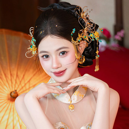 新中式秀禾头饰金色点翠发簪新娘结婚流苏步摇蝴蝶出门敬酒配饰品