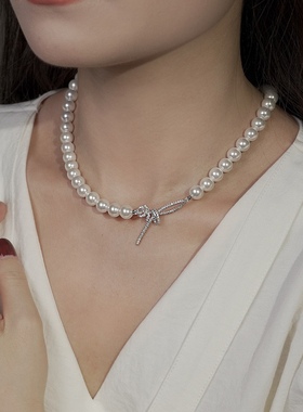 圣诞礼物玫瑰结珍珠项链配饰女小众秋冬毛衣链轻奢高级感串珠颈链