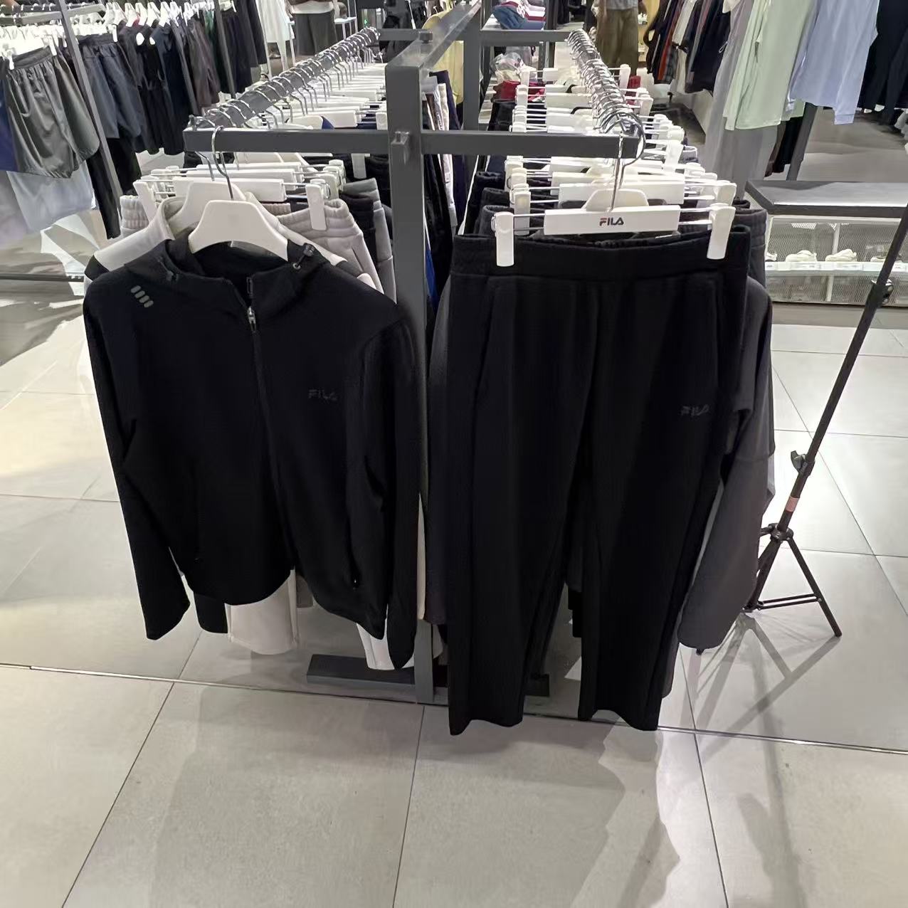女L胸围105衣长63连帽套装肩膀反光条黑色小标单拍链接代购不退换