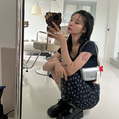 春日部防卫队Fighting｜可爱卡通豹纹棕黑皮hellokitty适用苹果16手机壳硅胶iphone15promax14/13三星s25a16