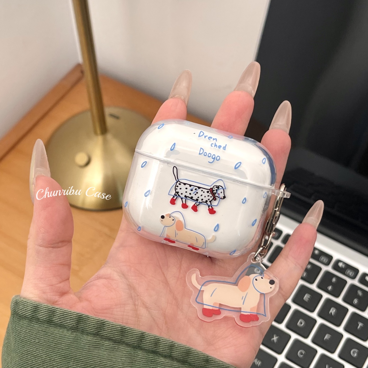 春日部防卫队Fighting|可爱卡通雨衣斑点狗狗适用苹果airpods1/2/3/4无线蓝牙耳机保护套防摔pro小清新趣味
