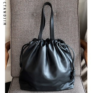 CTANDJIM牛货头层牛皮老钱抽绳福袋包 单肩腋下包 电脑包 旅行包