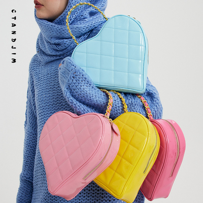 CTANDJIM漆皮爱心菱格手提包