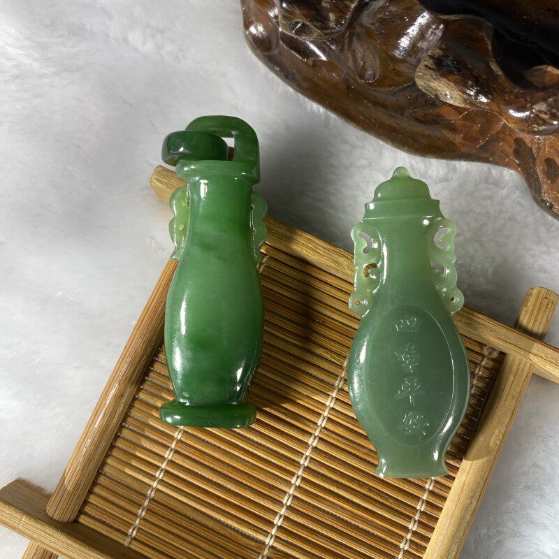 假了双倍赔新疆和田老坑菠菜绿精品碧玉吊坠花瓶挂件俄料挂件玉瓶