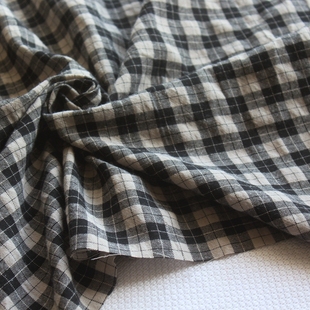 新品涤棉布料色织黑米格纹微泡泡薄款衬衫服装面料1米价140cm宽