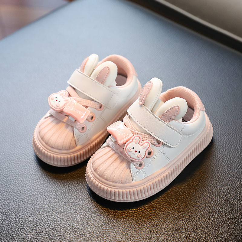 女宝宝鞋子秋冬棉鞋婴儿软底防滑鞋一岁半女童板鞋透气幼儿小白鞋