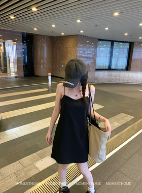 MOMENTHOME 内搭打底裙V领极细肩带黑色吊带连衣短裙