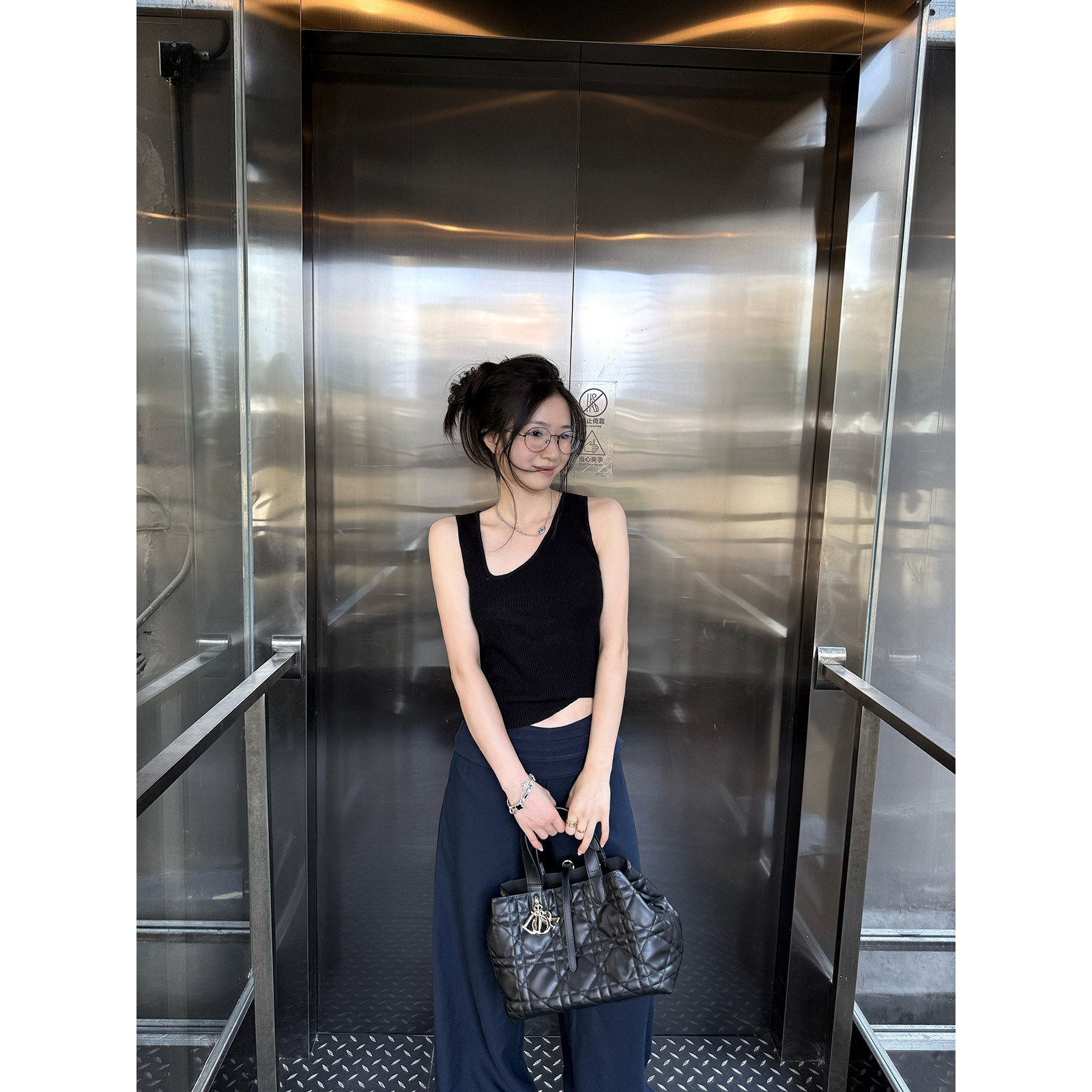 MOMENTHOME 韩式休闲百搭小心机斜领羊毛亲肤空气感背心女夏图片