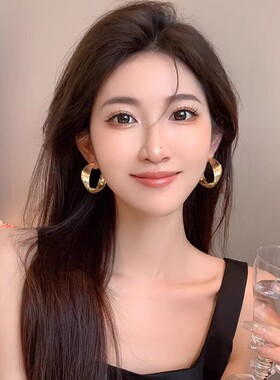 秋冬金属复古港风大圈圈耳环小众设计夸张线条耳钉高级感耳饰女