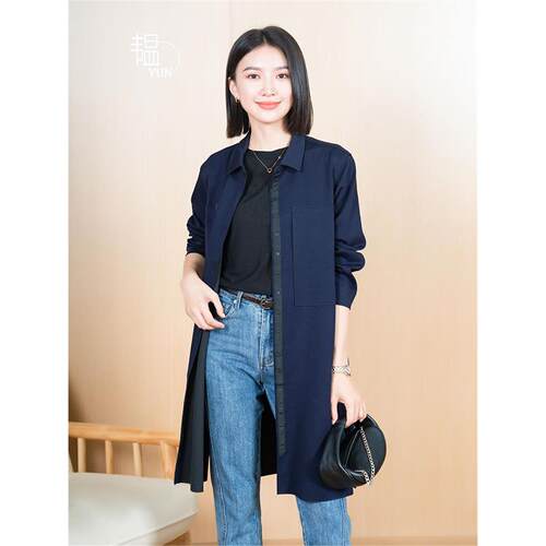 YUN女显瘦廓版液态单排扣外套