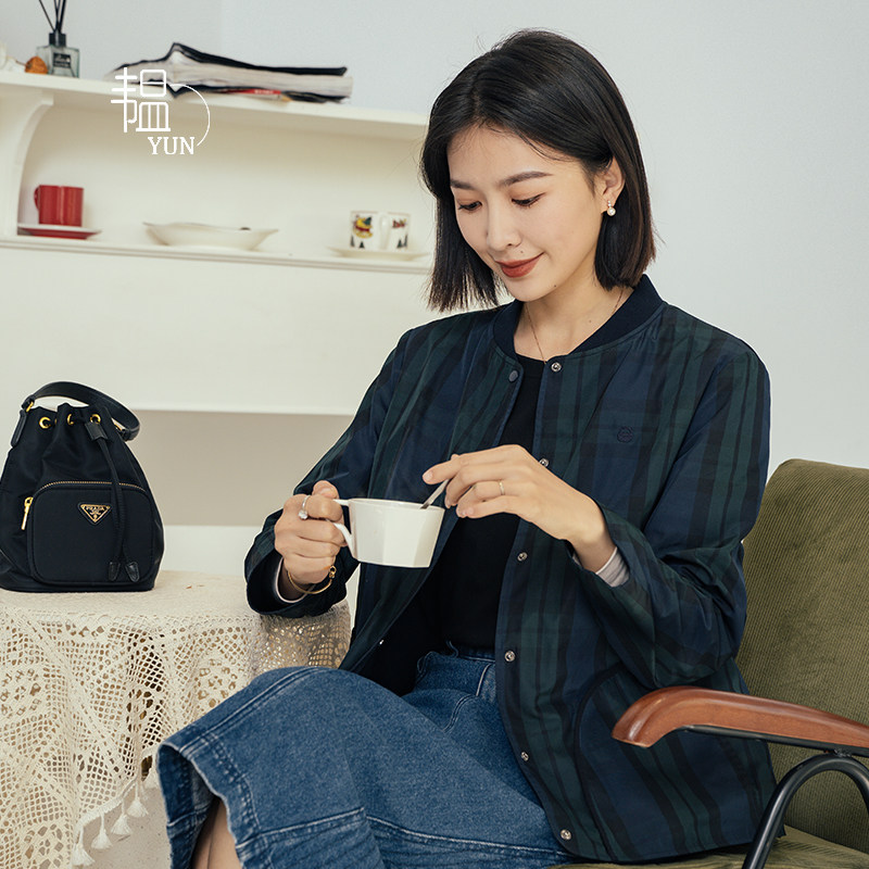YUN韫春季双面穿棒球领风衣女