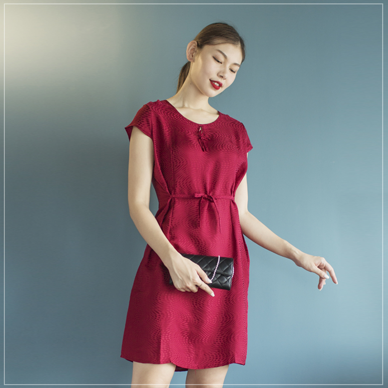 美哭 20姆米重磅气质真丝桑波缎优雅腰带桑蚕丝连衣裙2019年夏季满128.00元可用1元优惠券