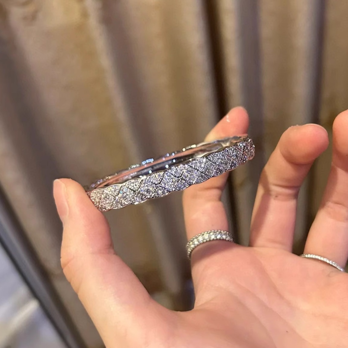 cococrush菱格纹宽版满钻手镯 V金镀18K金+高碳钻 精工高版本