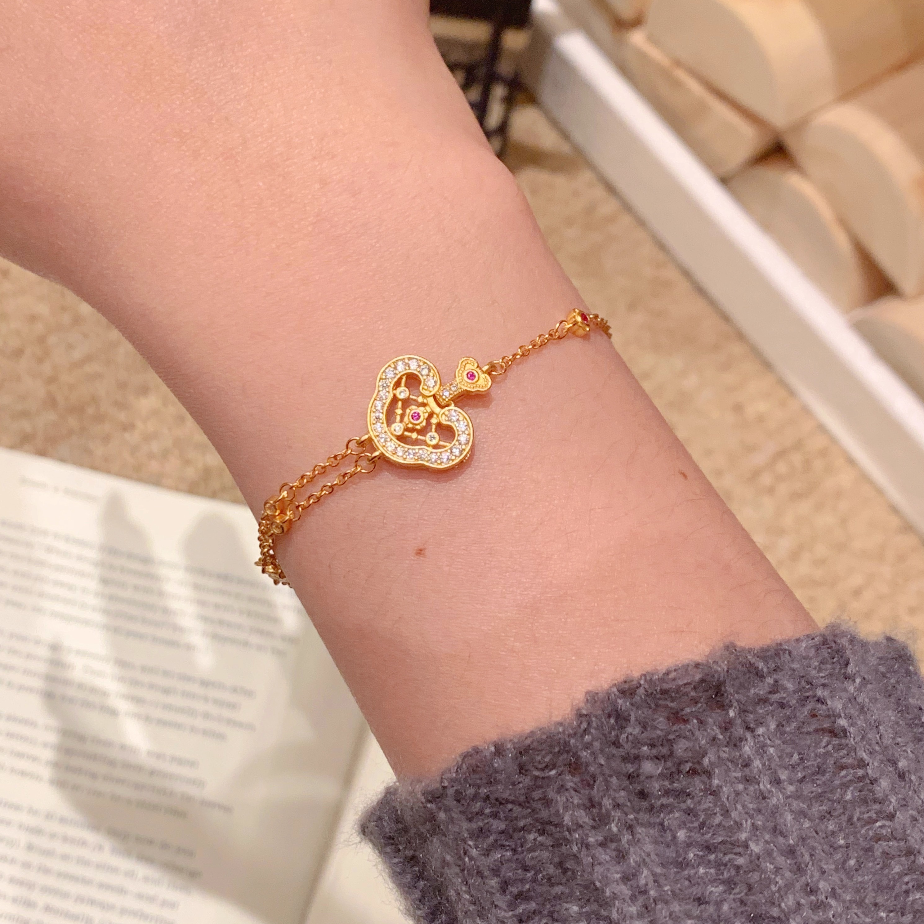 paula时序新中式国潮风丨许妍同款镂空点钻祥云如意锁包手链S061