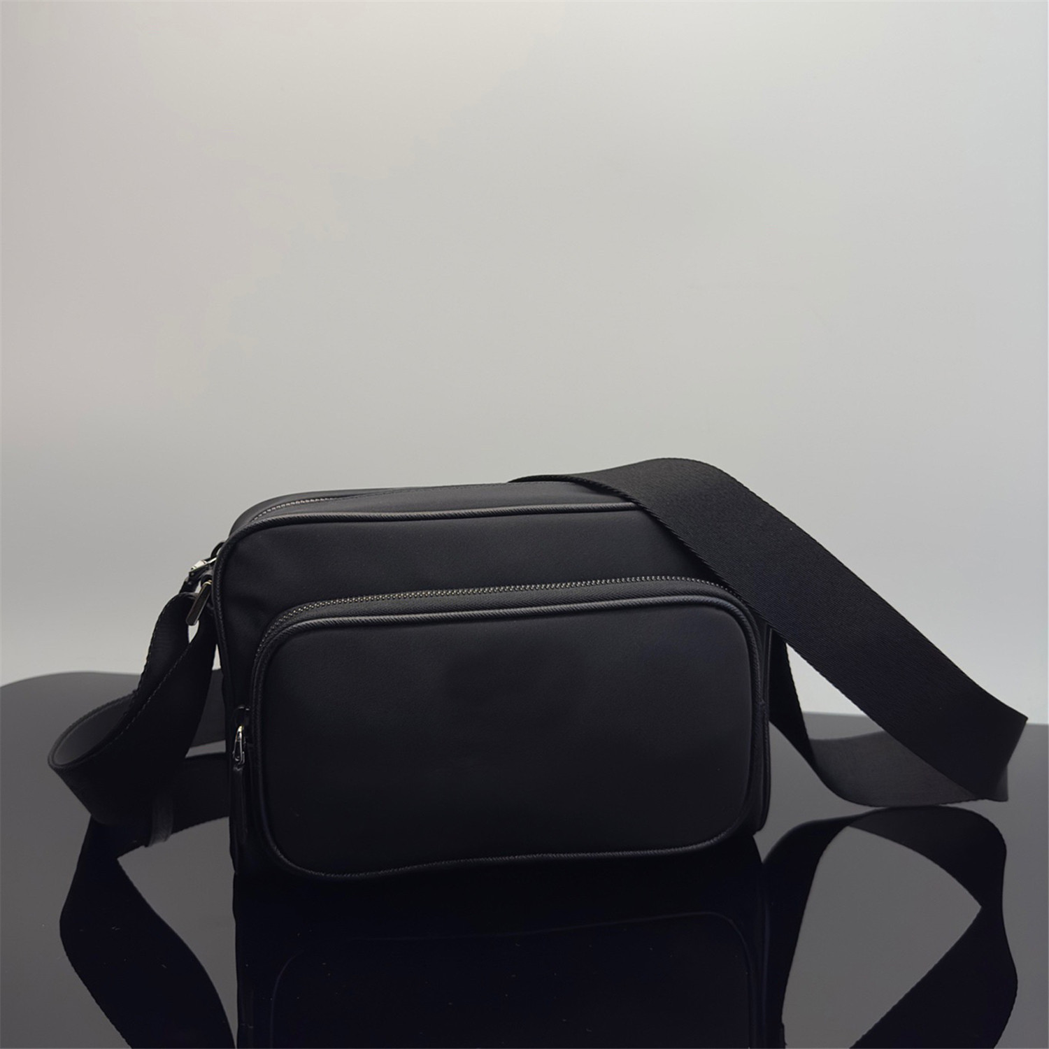 纯原单 外贸 倒三角斜挎包男女同款通勤单肩包尼龙防水旅行相机包,箱包皮具/热销女包/男包,单肩包,淘宝优惠券,粉丝福利购,淘宝优惠卷