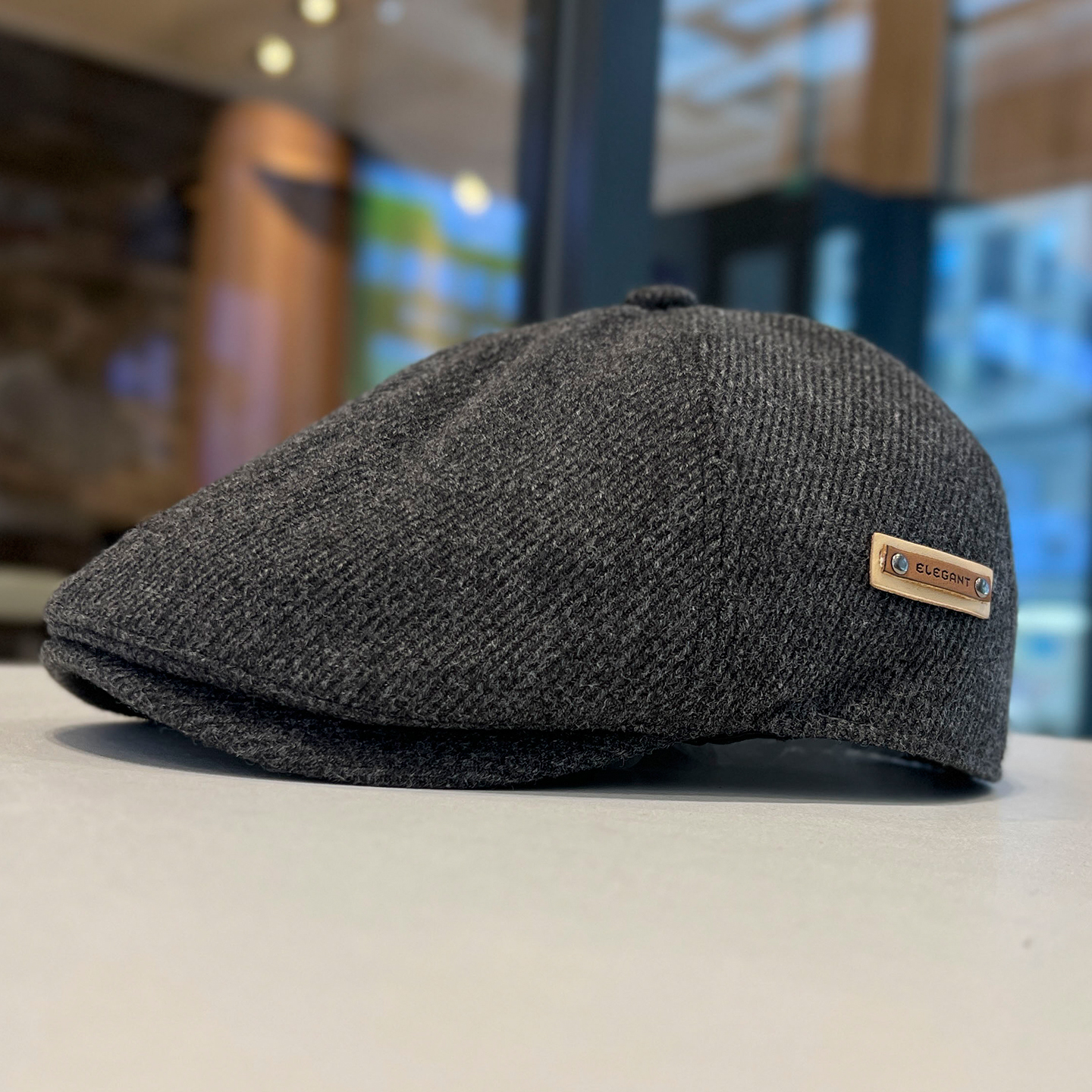 日系毛呢前进帽女2025新款街头潮人画家帽显脸小鸭舌帽复古贝雷帽